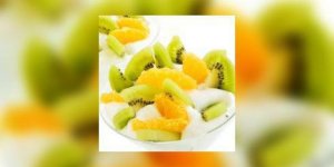 Coupe glacee de fromage blanc aux kiwis