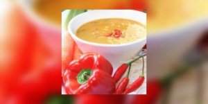 Soupe glacee de poivrons jaune et rouge