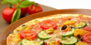 Pizza aux legumes frais