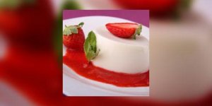 Blanc manger aux fraises des bois