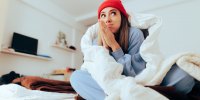 Dormir en pyjama est déconseillé pour votre santé, selon des experts