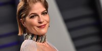 Selma Blair se confie sur sa sclérose en plaques et ses paralysies