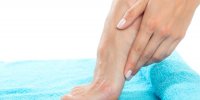 Hyperhidrose plantaire : symptômes et traitements efficaces
