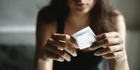 Contraception : comment mettre un préservatif féminin ?