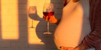 Alcool et grossesse : un bébé par jour naît avec des troubles