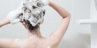 Shampoings, parfums : les composés chimiques à l’origine d’une puberté précoce chez les filles