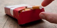 Votre paquet de cigarettes va-t-il coûter encore plus cher à partir du mois prochain ?