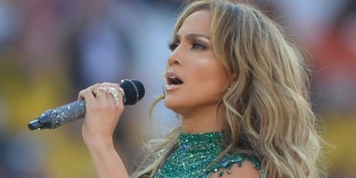 Secret de beaute, botox, age... : Jennifer Lopez se confie sur la cinquantaine