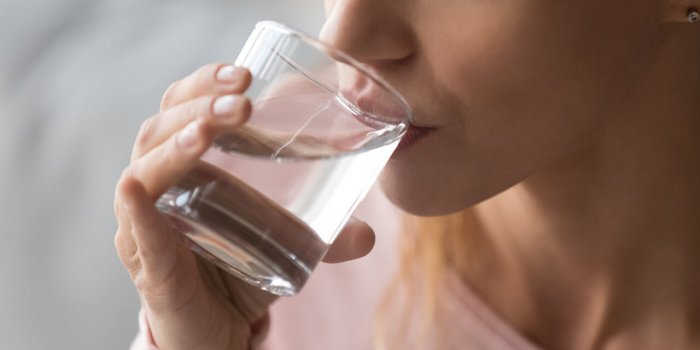 Bouche seche : 5 pathologies graves qu’elle peut reveler
