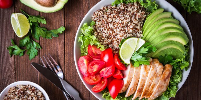 Manger apres 60 ans : ce qu-il faut mettre dans son assiette pour rester en bonne sante