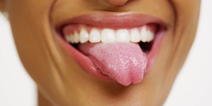 5 indicateurs que votre langue donne sur votre sante
