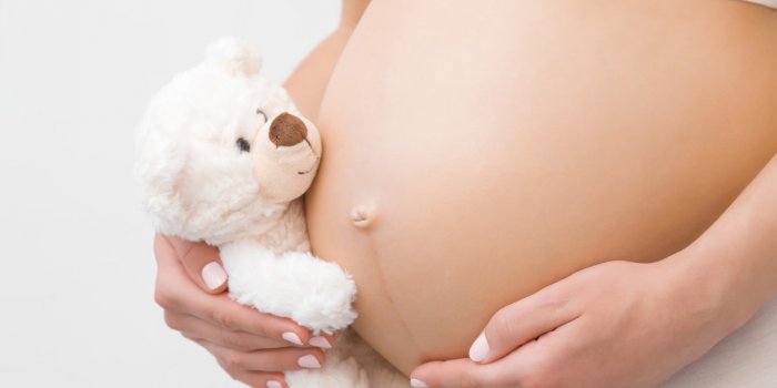 Vergetures, peau qui pend : des femmes devoilent le "vrai corps" post partum en photo