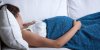Dormir sur le dos : une position à éviter à la fin de sa grossesse ?