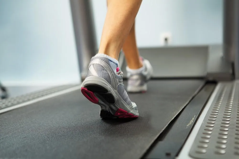 courir sur un tapis roulant courir sur un tapis roulant