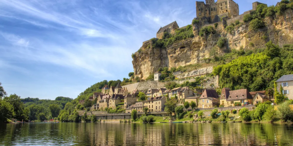approaching beynac on the river dordogne