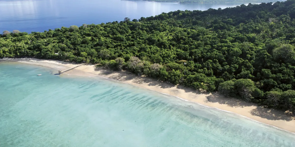 plage n'gouja, dans le sud de l'île de mayotte (hôtel le jardin maoré)