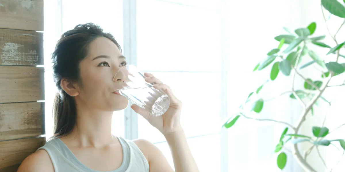 若い女性 若い女性
