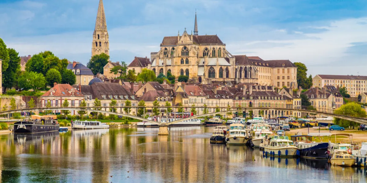 beautiful view of the historic town of auxerre with yonne river, burgundy, france beautiful view of the historic town of auxerre with yonne river, burgundy, france