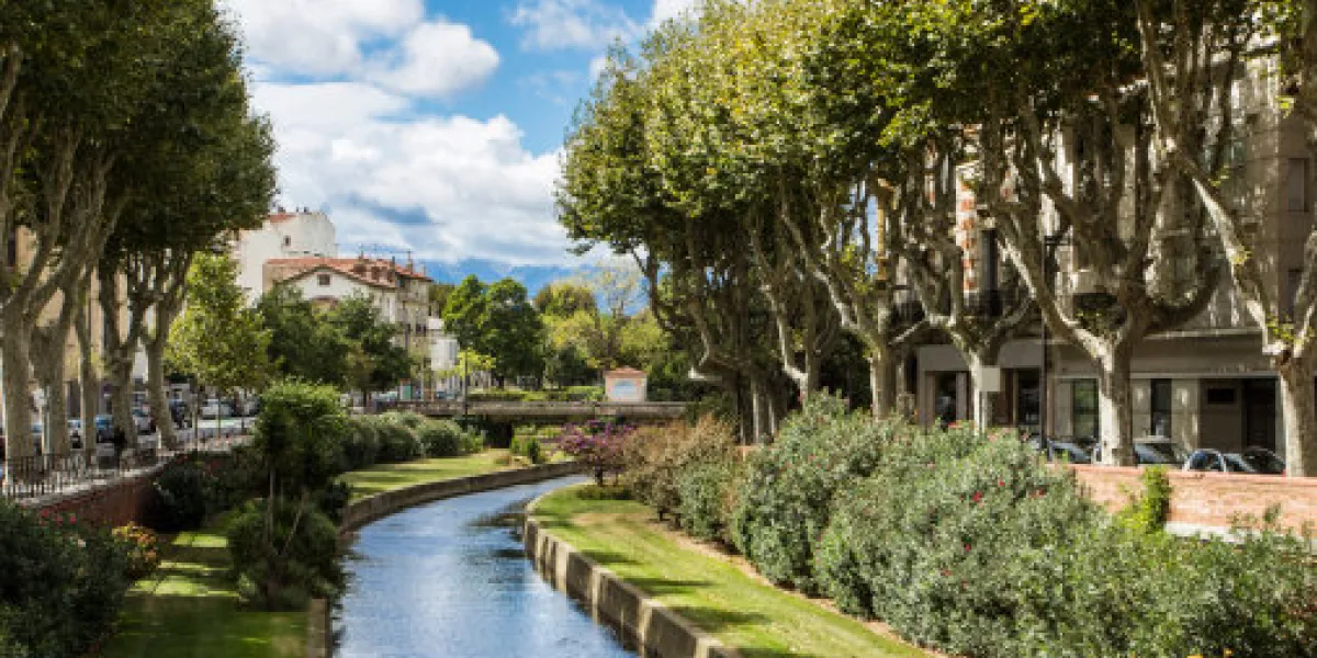 picturesque view of perpignan and its river in a sunny day france picturesque view of perpignan and its river in a sunny day france