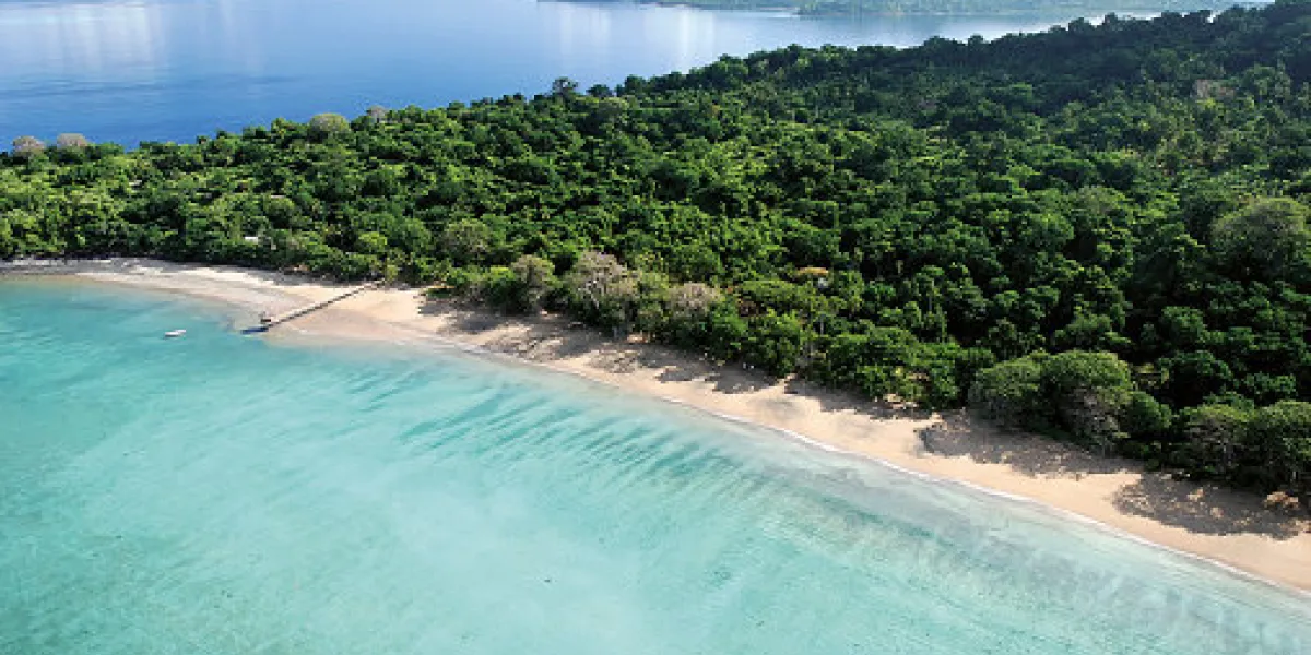 plage n'gouja, dans le sud de l'île de mayotte (hôtel le jardin maoré)