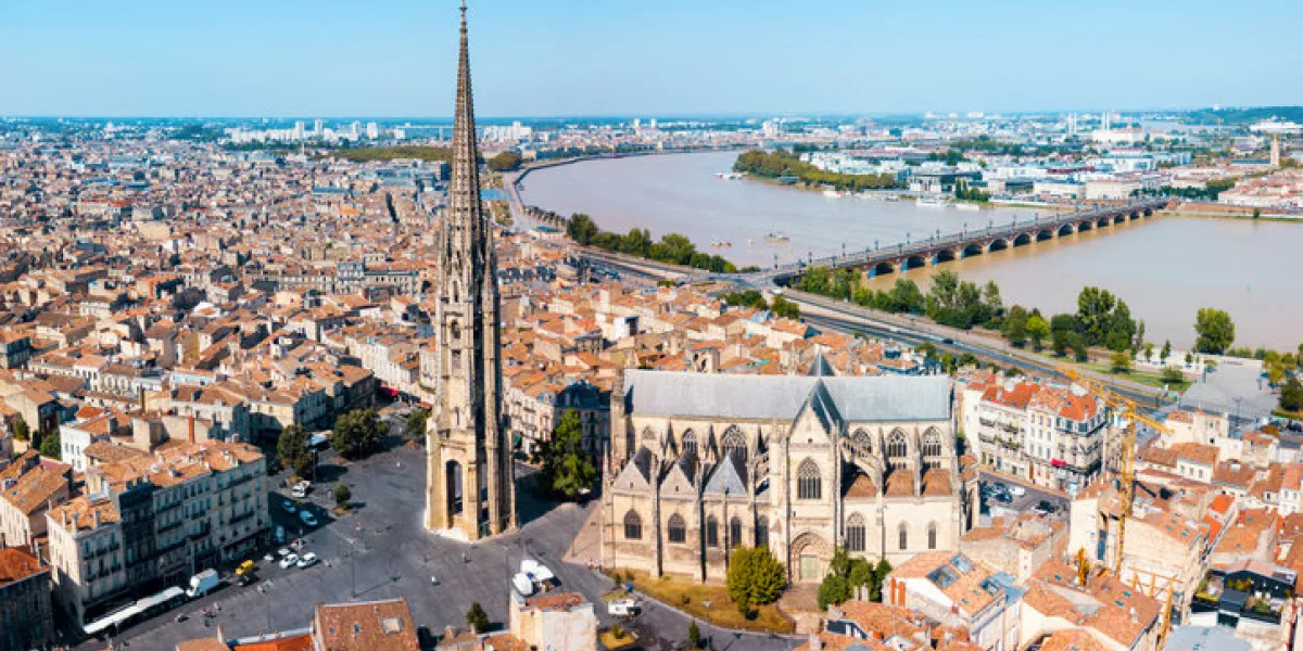 bordeaux aerial panoramic view bordeaux is a port city on the garonne river in southwestern france