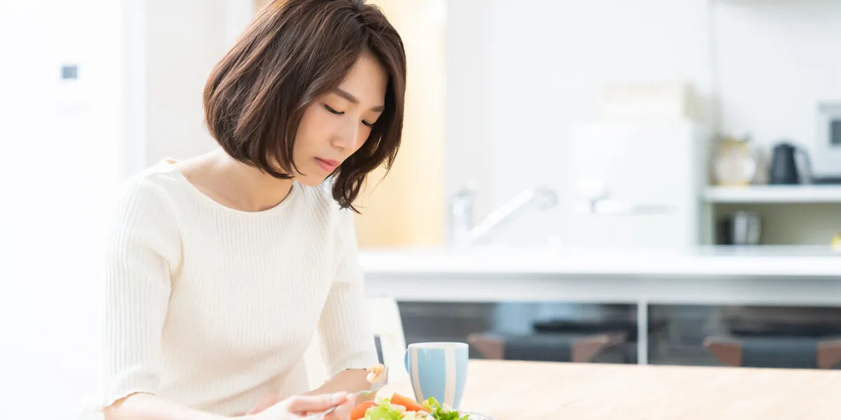 食欲不振の女性 食欲不振の女性