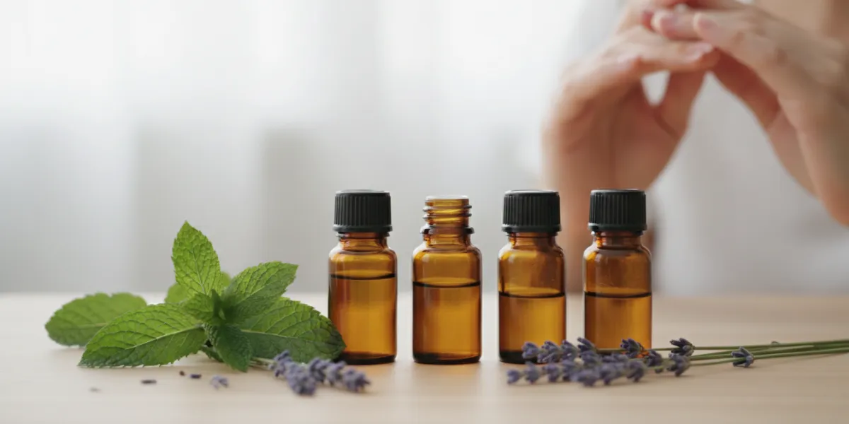 Une photographie lumineuse et apaisante de style éditorial santé haute gamme. Au premier plan, sur u