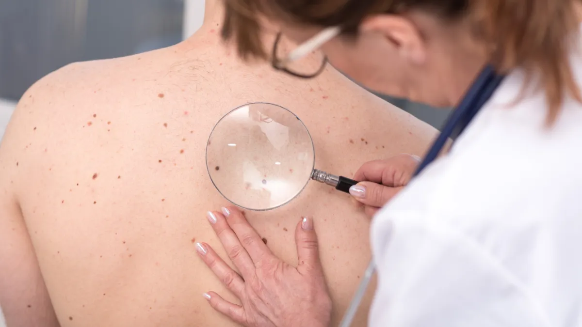 dermatologue