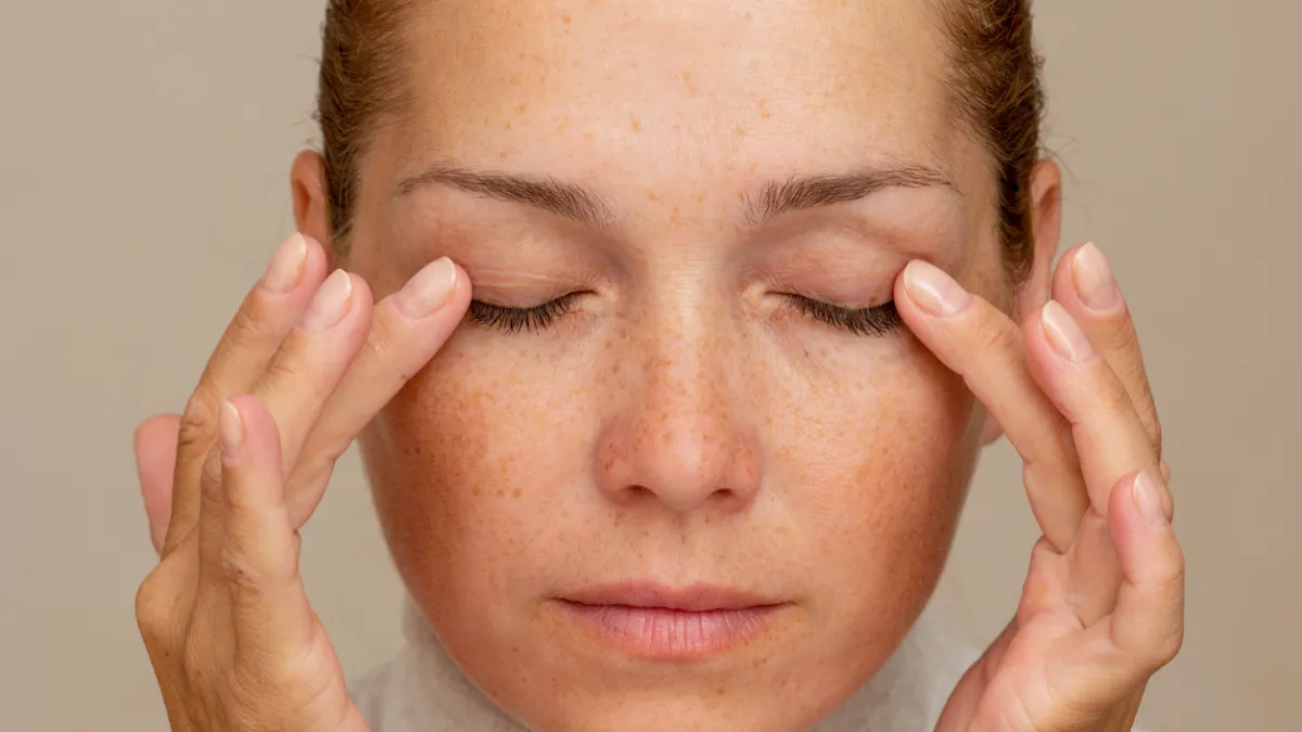 massage des yeux