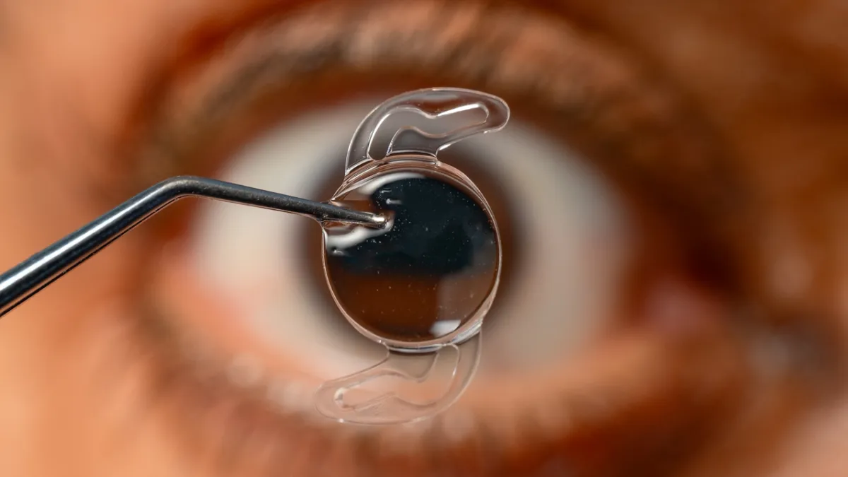 implant yeux