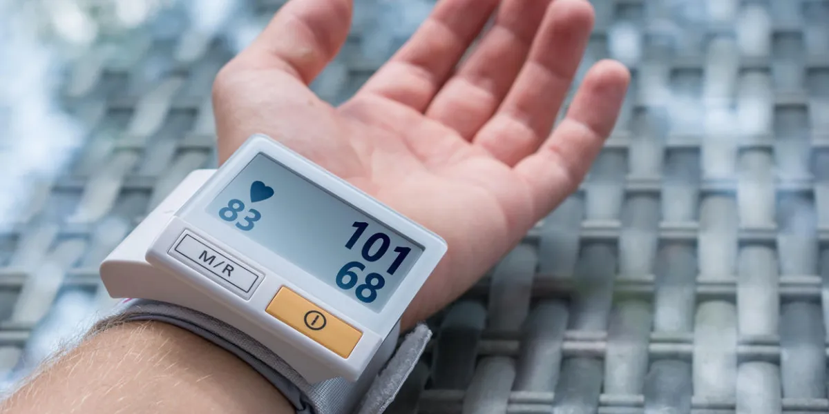 blood pressure monitor indicates low blood pressure blood pressure monitor indicates low blood pressure