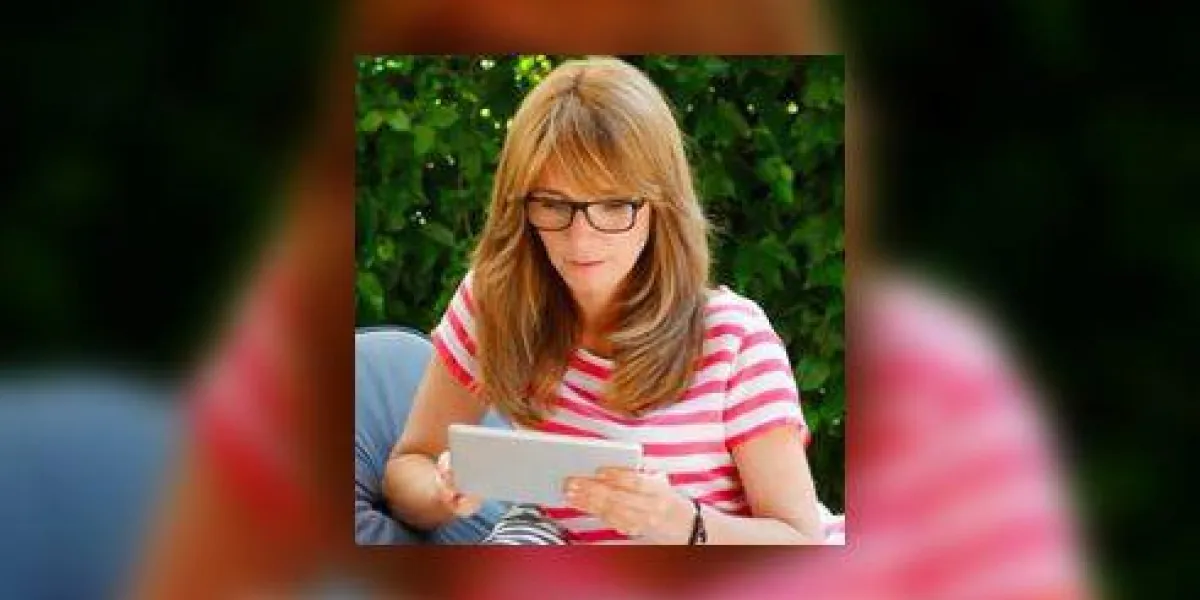 femme d'affaires moderne travaillant à la maison