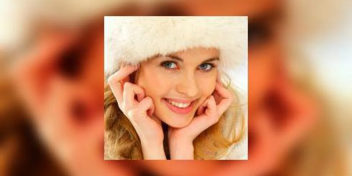 modèle posant dans des vêtements d'hiver