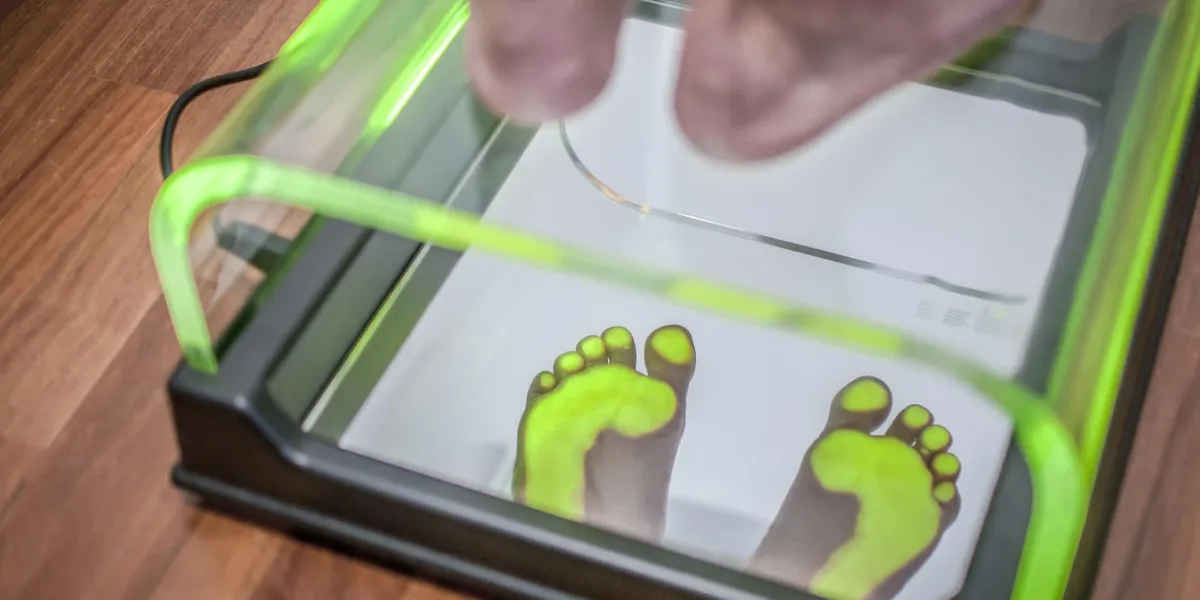 posture and equilibrium analysis by foot step scanning