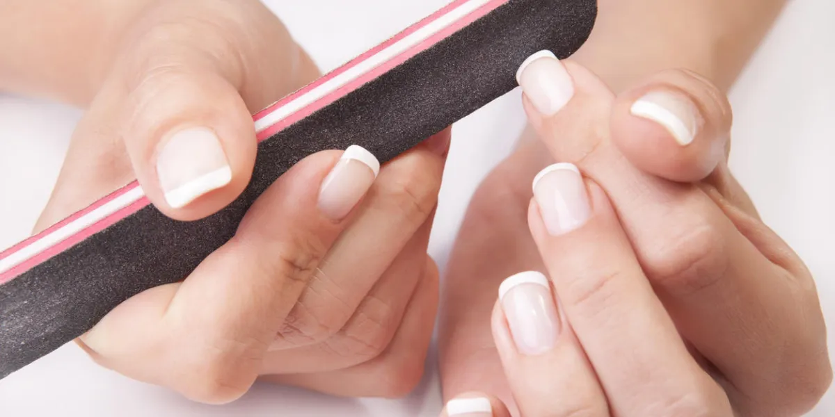 limage avec manucure parfaite des ongles