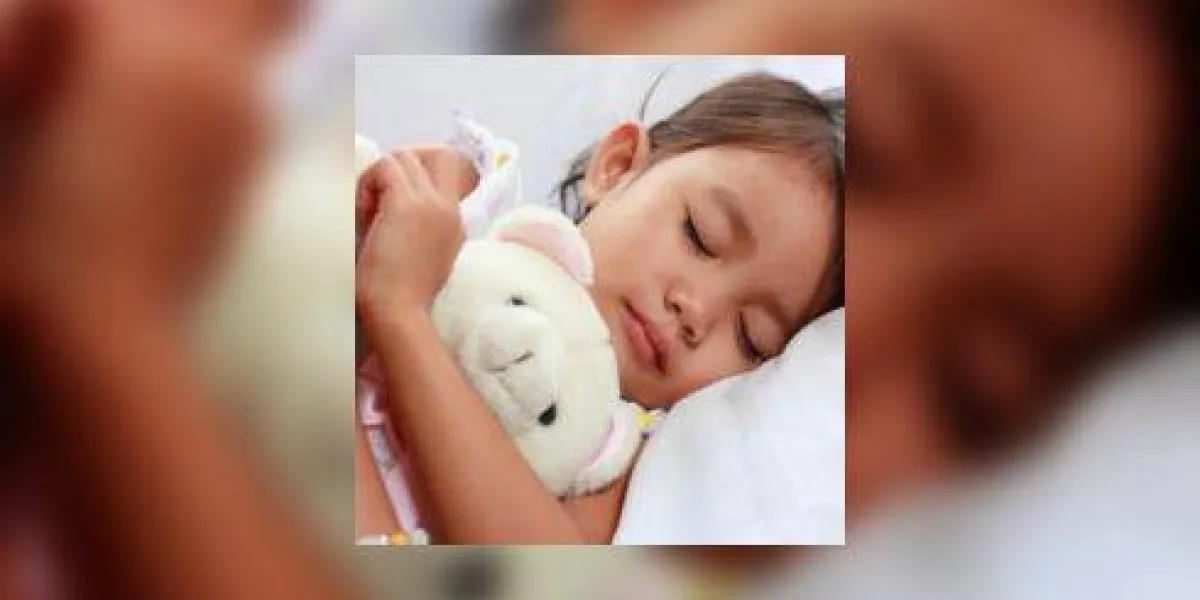 jolie fille asiatique qui dort profondément jolie fille asiatique qui dort profondément