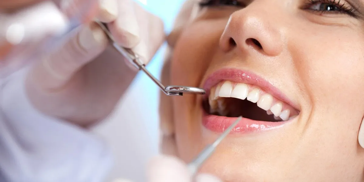 examen et traitement des dents dans la clinique dentaire examen et traitement des dents dans la clinique dentaire