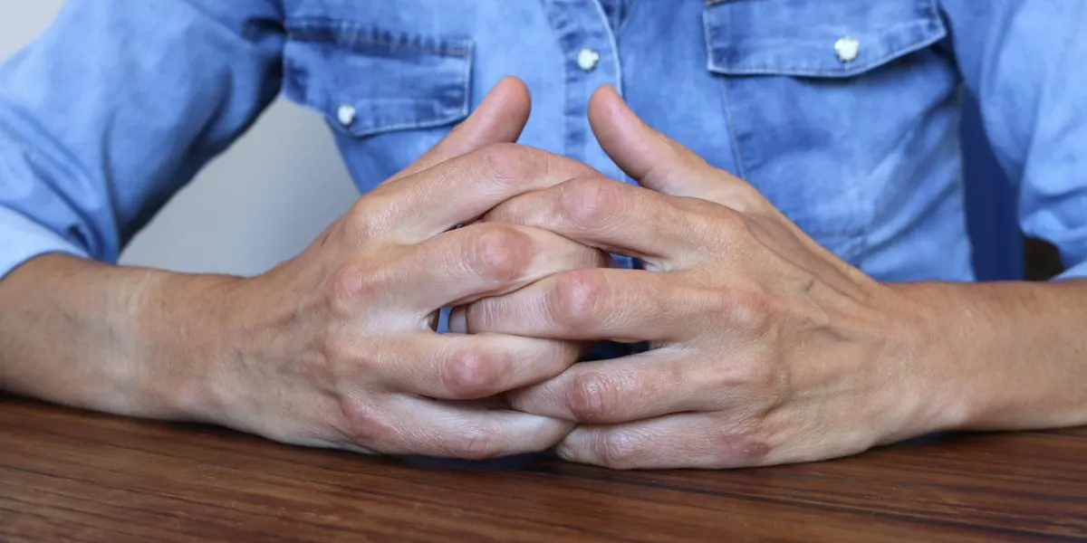 red skin on hands - fingers and knuckles - irritated by psoriasis or eczema red skin on hands - fingers and knuckles - irritated by psoriasis or eczema