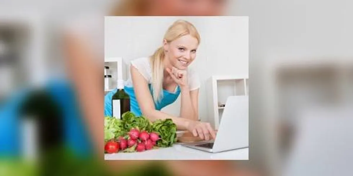 gai jeune femme cuisine