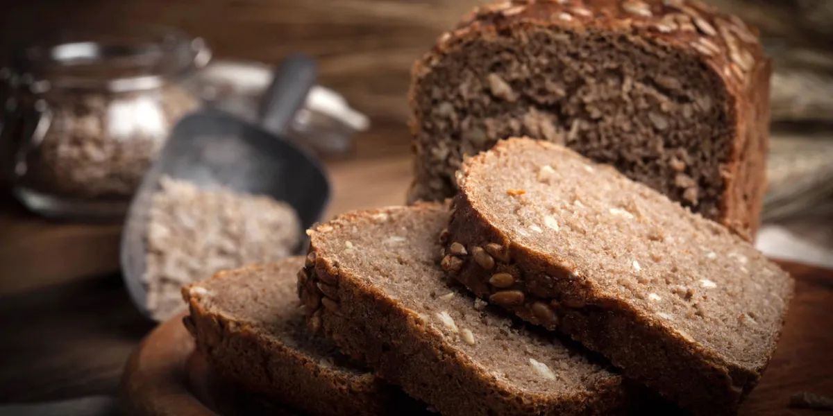 wholemeal bread with sunflower seeds dark light