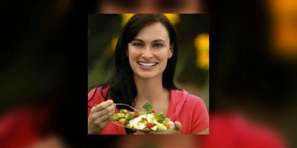 femme, manger, salade femme, manger, salade