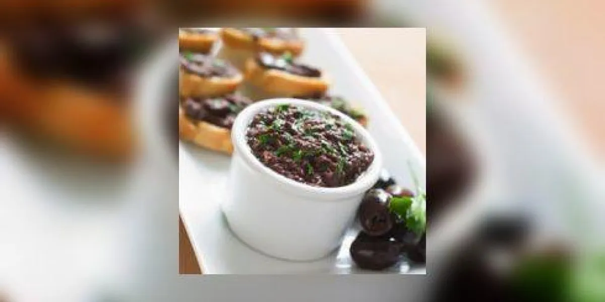 tapenade noire sur toasts tapenade noire sur toasts