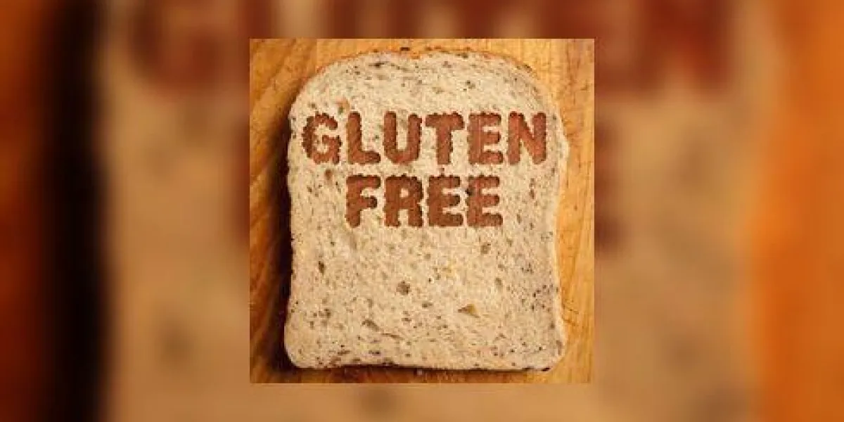 texte sans gluten gravé dans une tranche de pain texte sans gluten gravé dans une tranche de pain