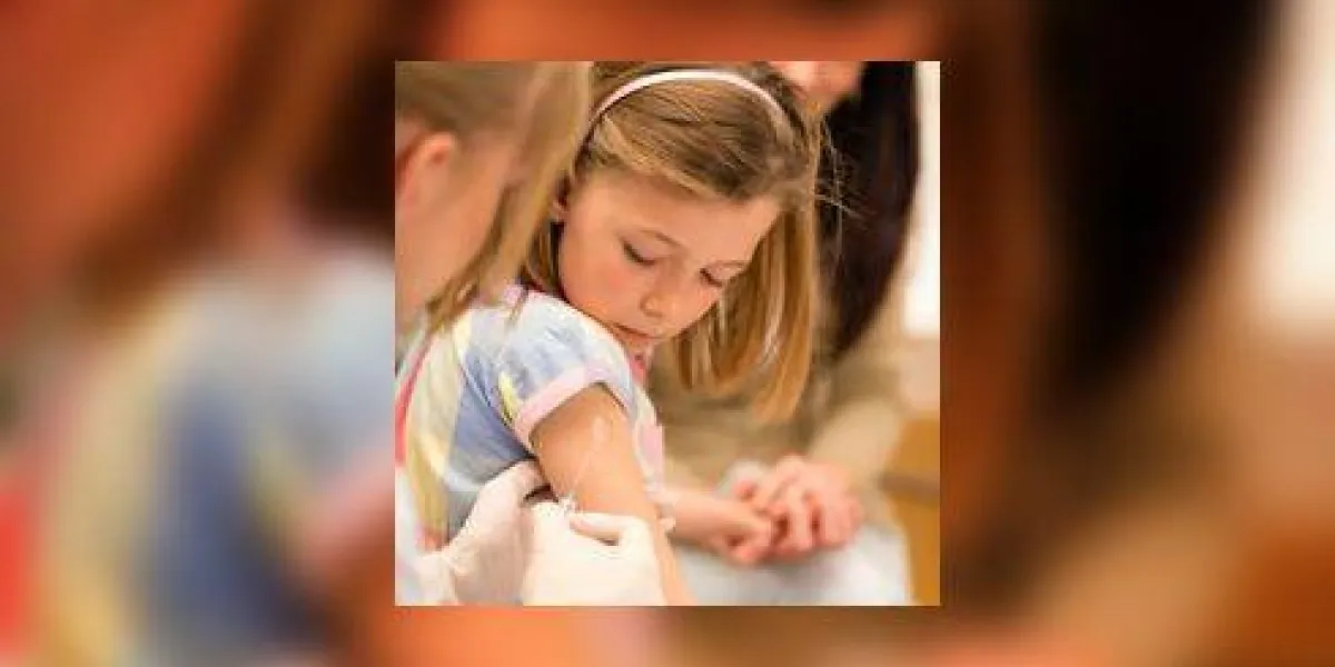 vaccination des enfants pédiatre appliquer injection