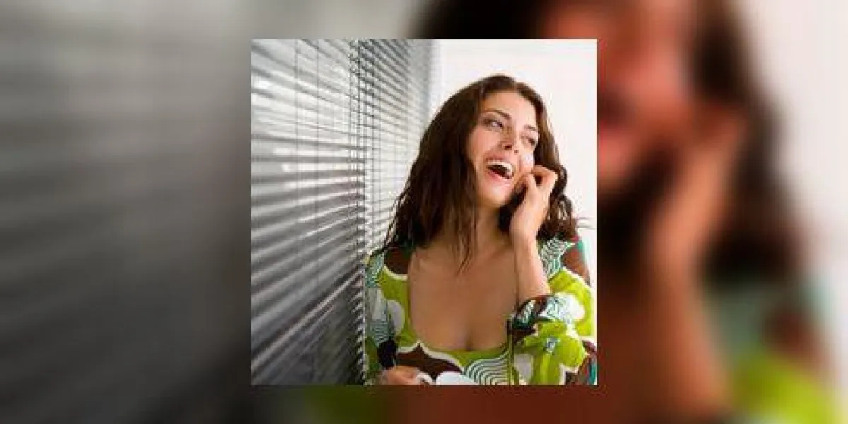 femme au téléphone