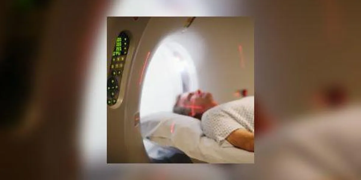 homme recevant mri