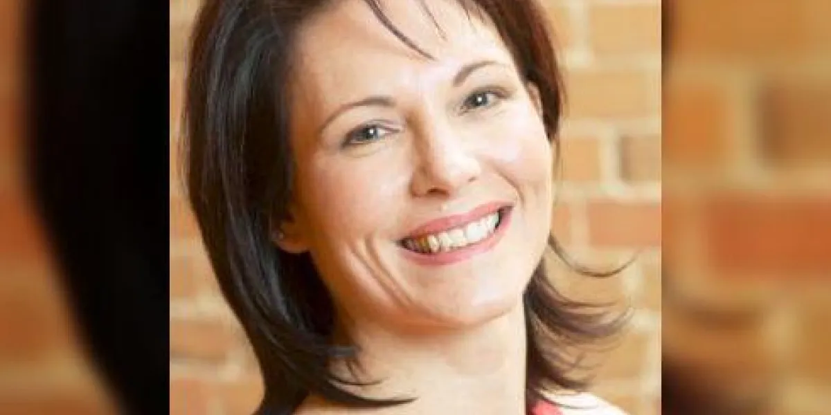 femme souriante femme souriante