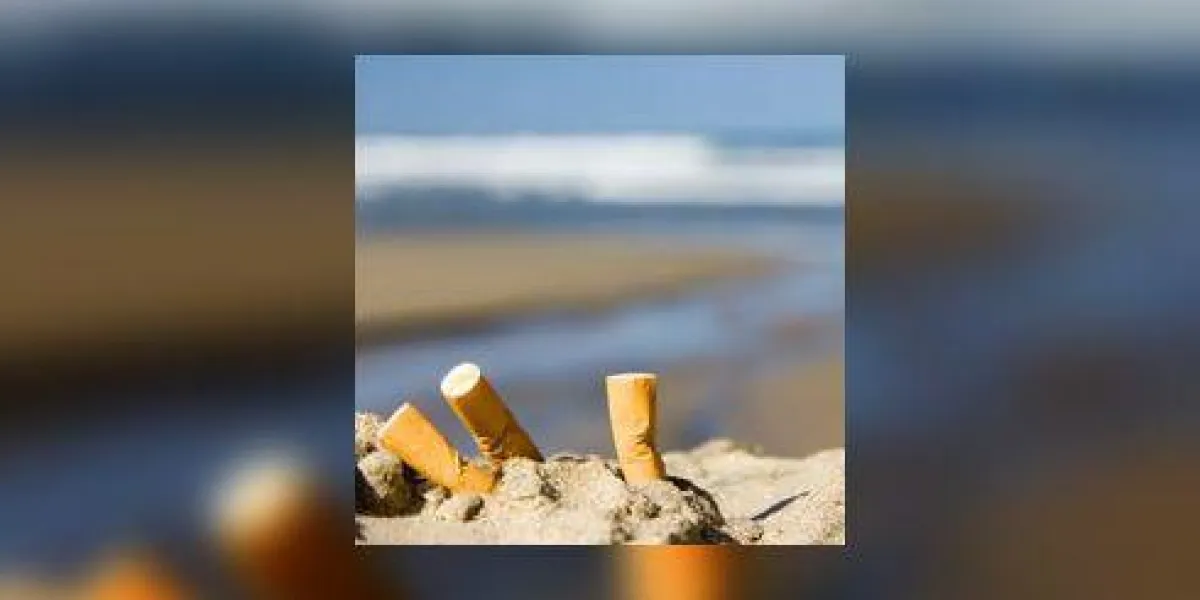 trois cigarettes sur la plage