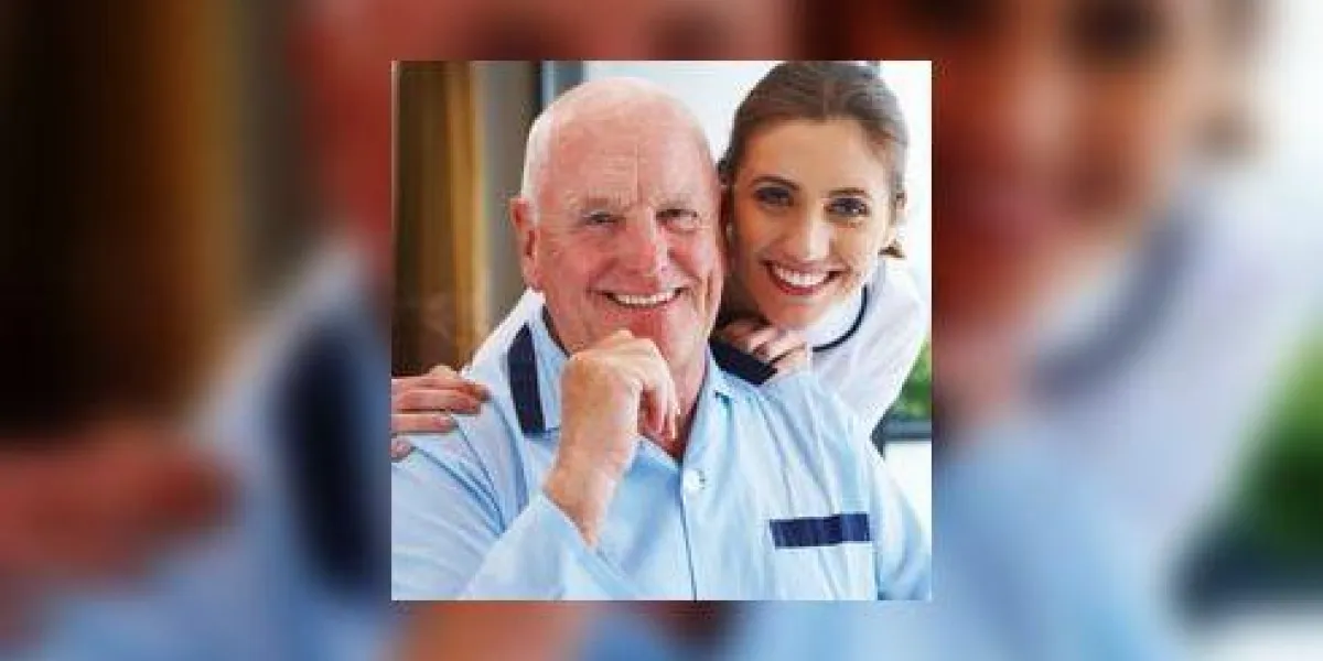 homme âgé et son infirmière homme âgé et son infirmière