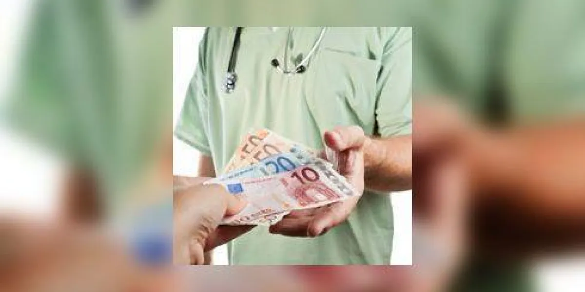 patient payant au docteur